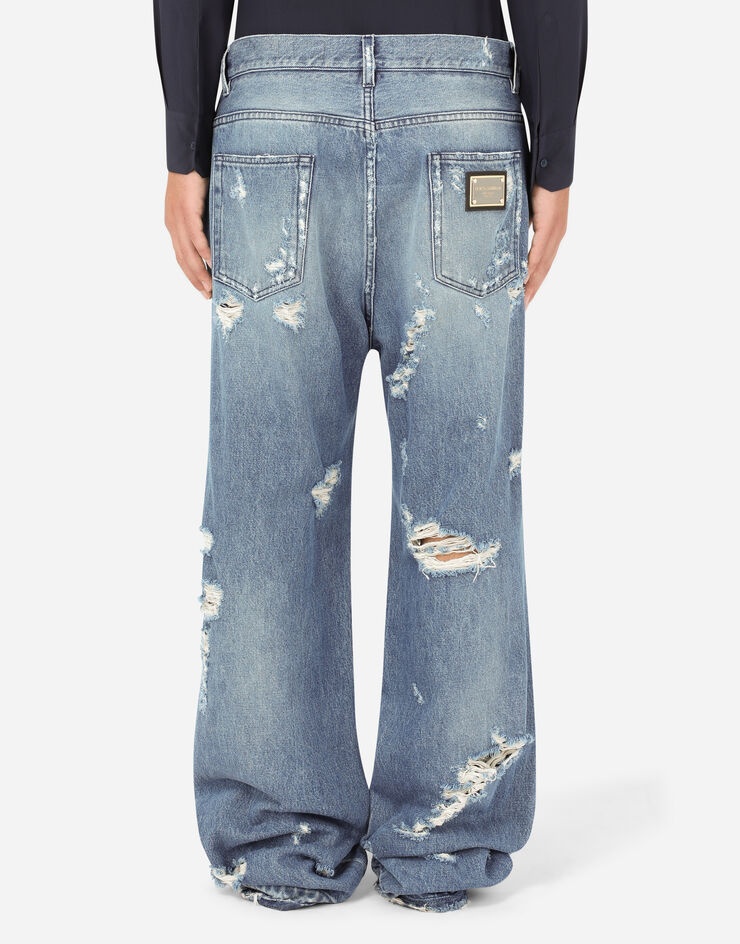 Oversize light blue wash jeans with rips - 3