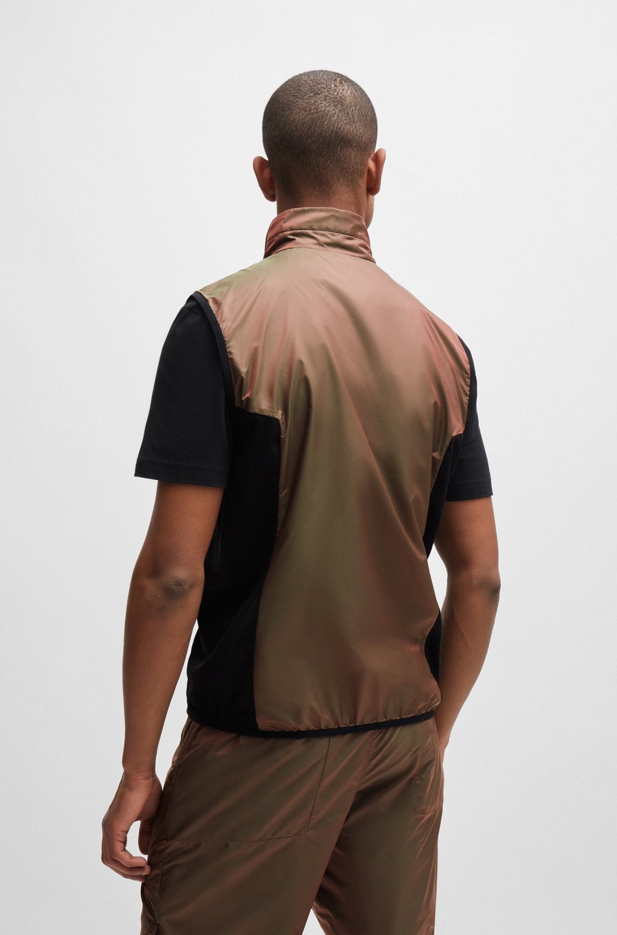 WATER-REPELLENT PACKABLE GILET IN IRIDESCENT RIPSTOP MATERIAL - 4
