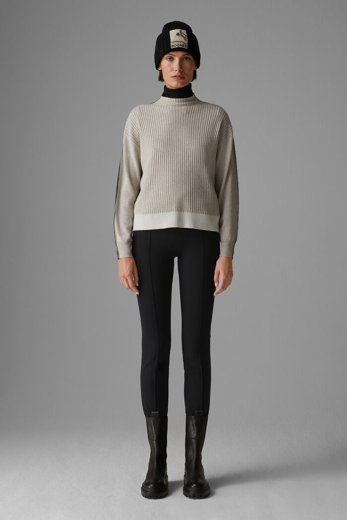Tatiana Stretch pants in Black - 4
