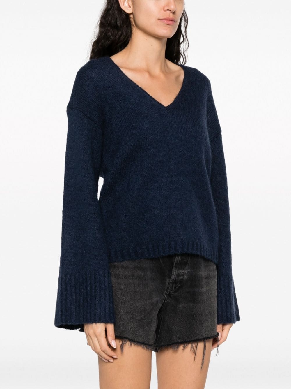 V-neck drop-shoulder jumper - 3