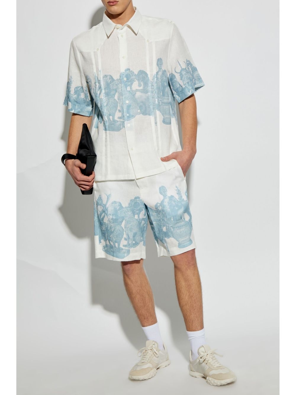 graphic-print shorts - 2