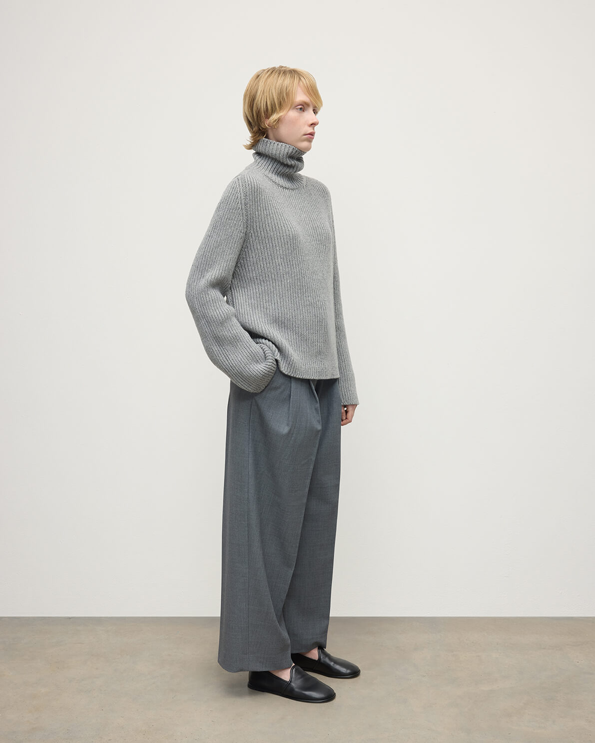 Roll-Collar Grey Cashmere Jumper - 3