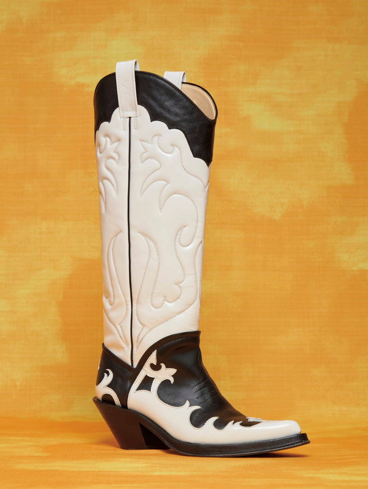 Capitana Cowboy Boot in White & Black Pearlized Leather - 5