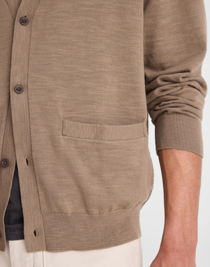 V-Neck Cardigan in Slub-Knit Cotton 6