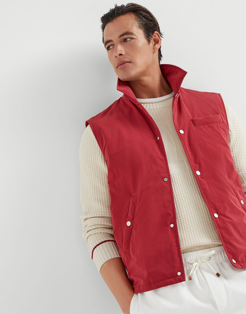 Water-resistant microfiber vest with Thermore® padding and shirt-style collar 4