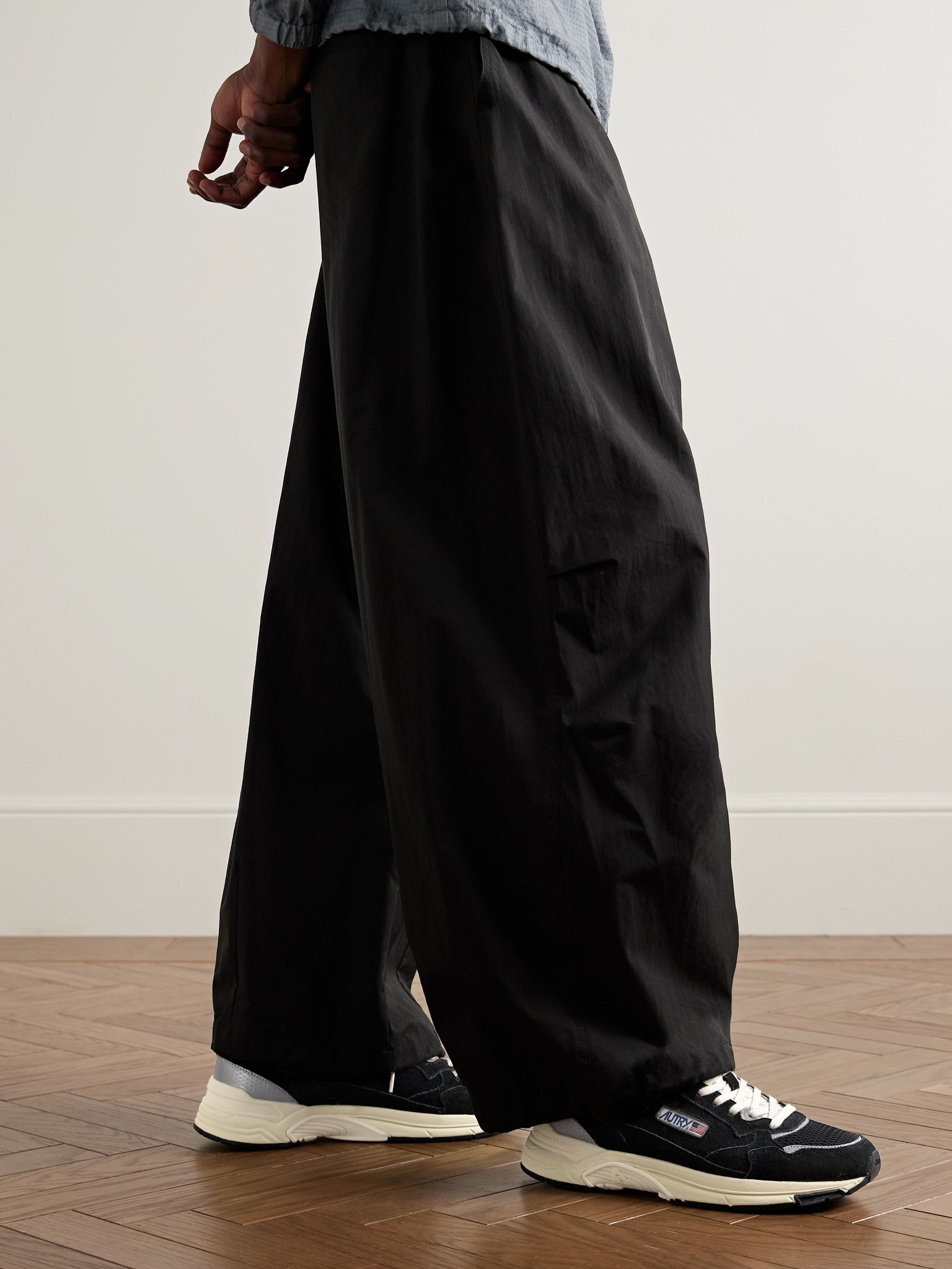Hyperway Leather-Trimmed Suede and Mesh Sneakers Black - 2