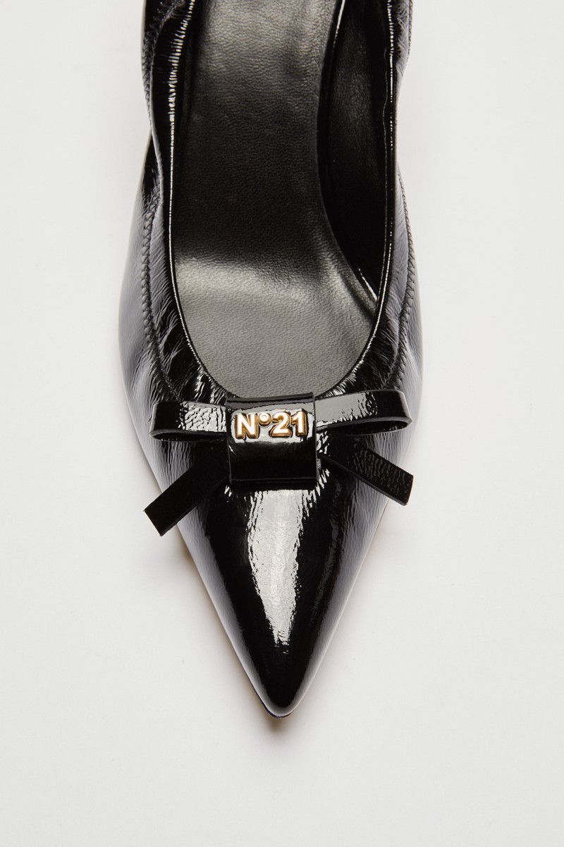 DÉCOLLETÉ WITH BOW AND LOGO 4