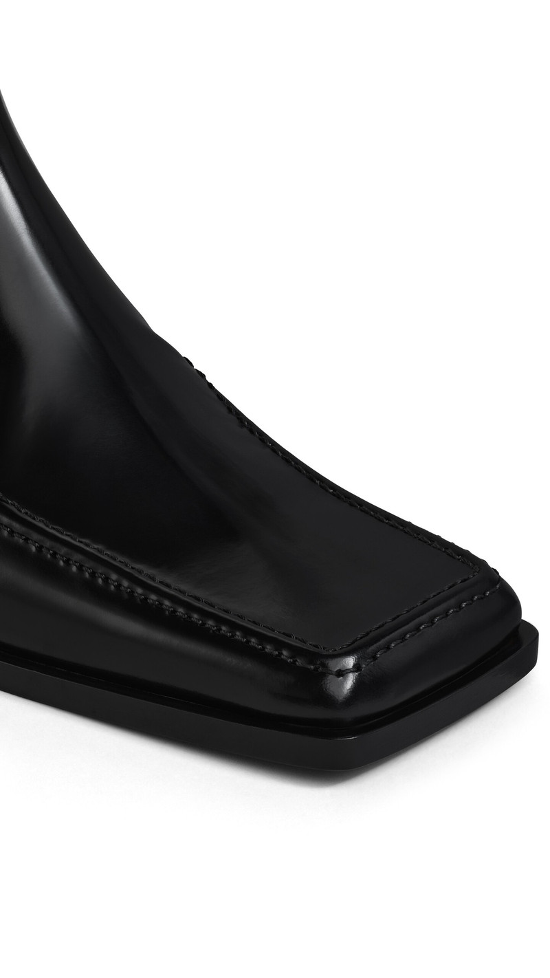 SQUARE LOAFER BOOTS IN LEATHER 4
