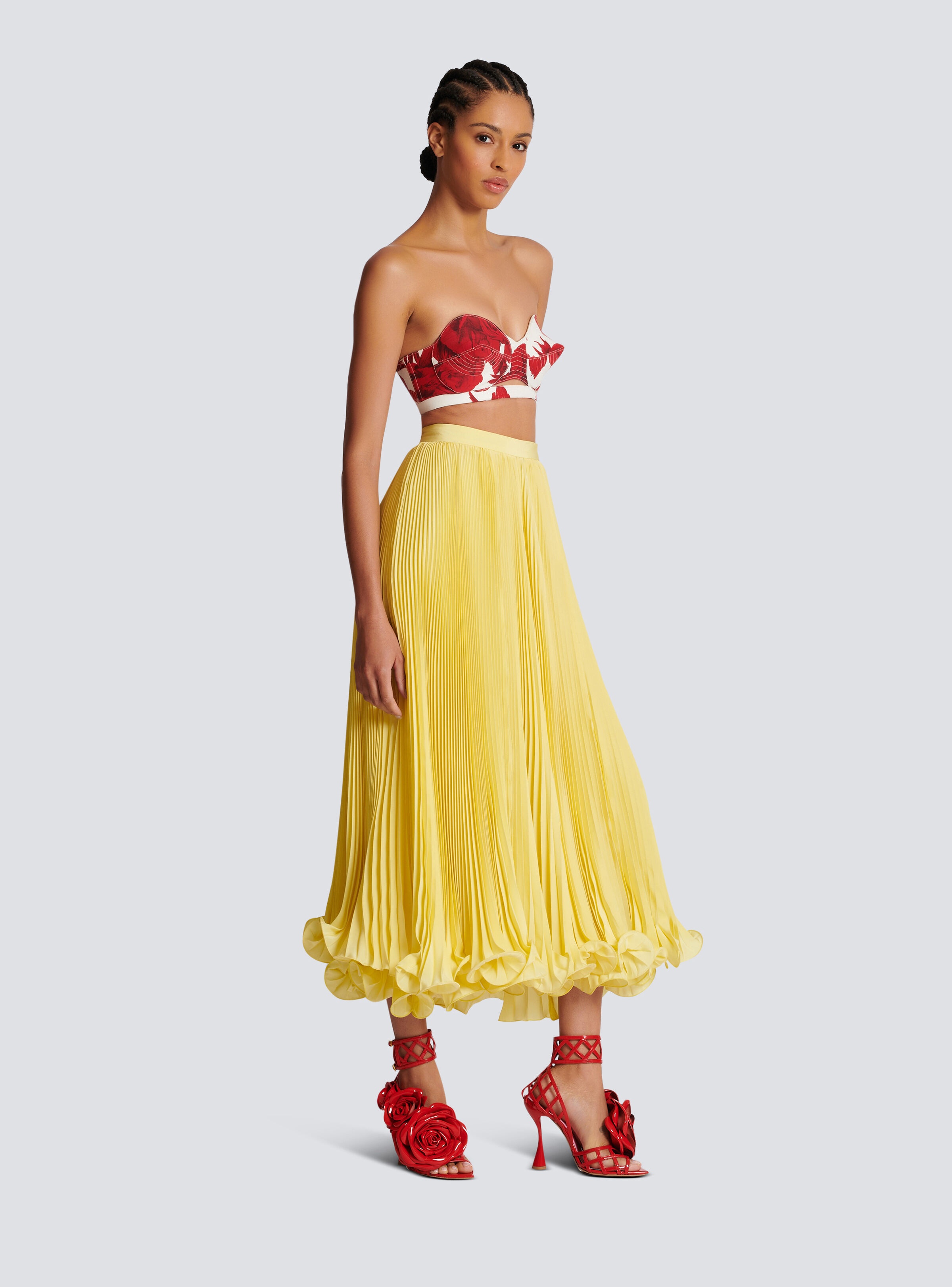 Long pleated skirt with ruffles - 3