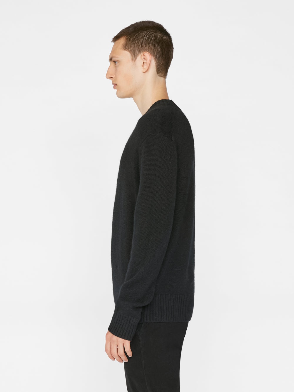 The Cashmere Crewneck Sweater in Noir - 3