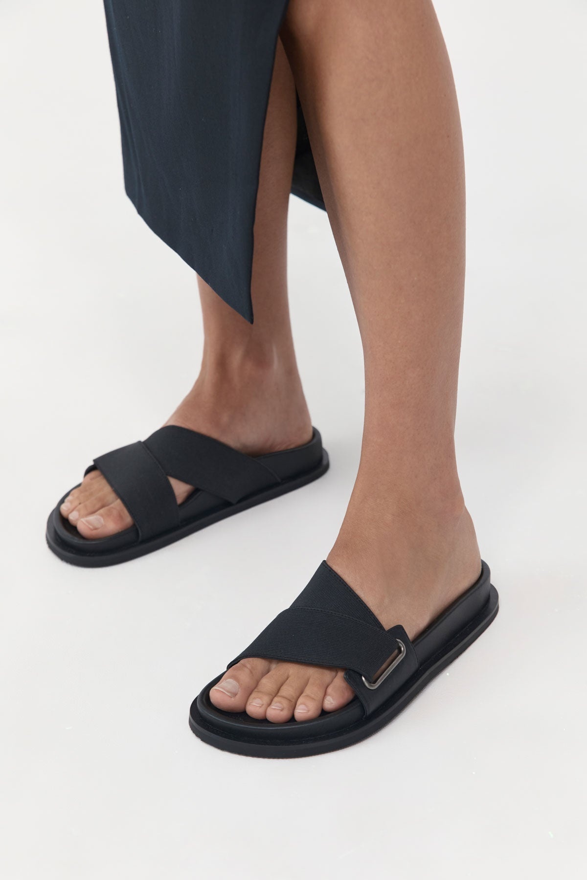 Everyday Stretch Slide - Black - 1