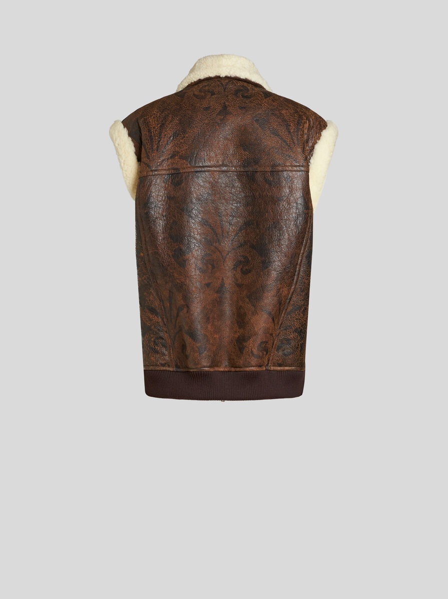 SLEEVELESS JACKET IN PRINTED SHEARLING - 5