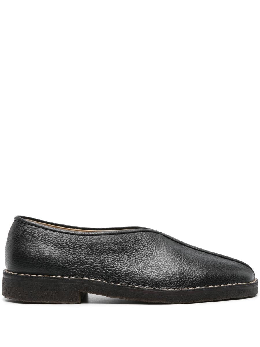 LEMAIRE piped crepe slippers blackルメール Lemaire Piped Crepe Slippers | Black | Canoe Club