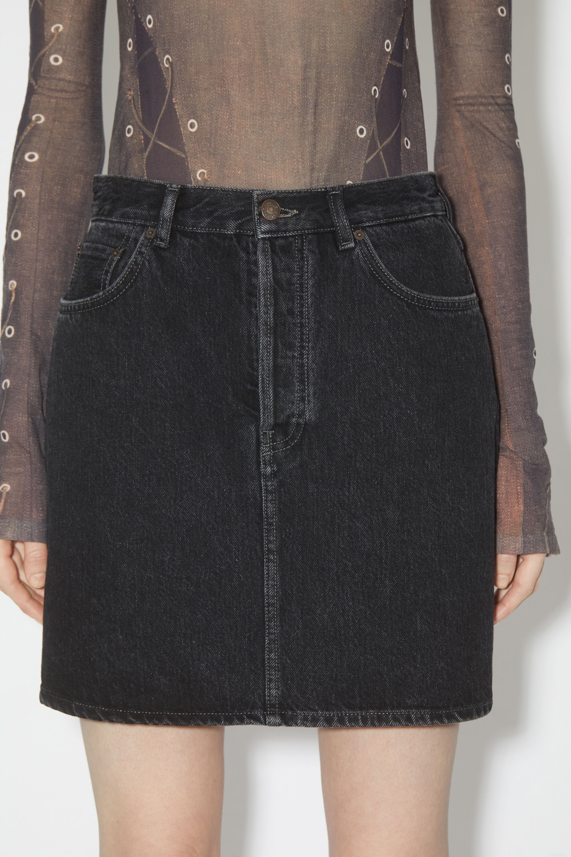 スカート Acne Studios Denim Mini Skirt Black AF0253900 AF0253900FW23 Acne Studios Denim mini skirt - Black | REVERSIBLE