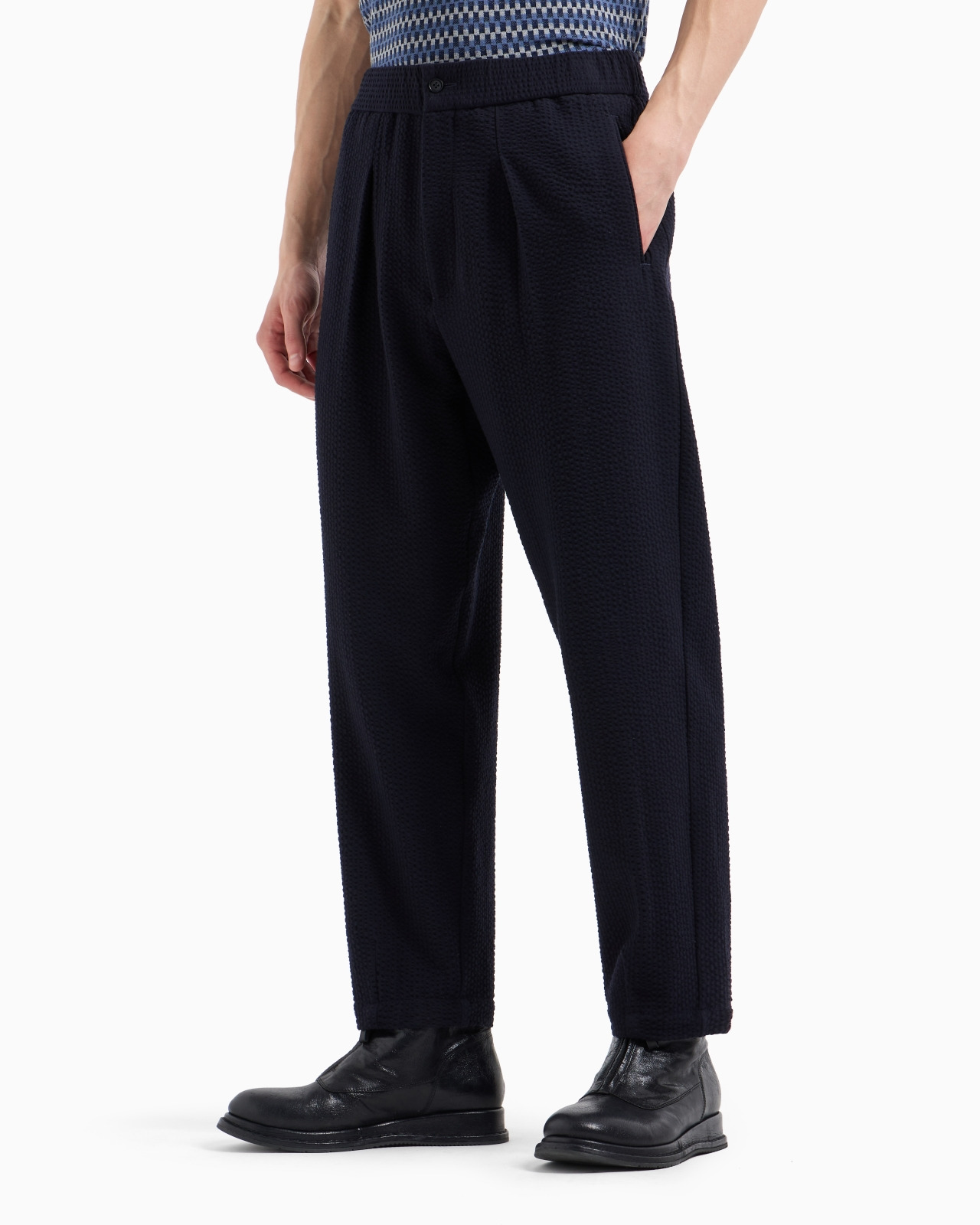 Single-pleat, virgin wool and cashmere seersucker trousers - 4