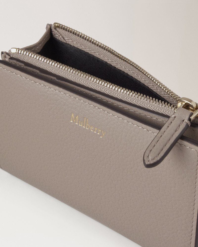 Mulberry Continental Bifold Zipped Wallet
Cashmere Taupe Small Classic Grain outlook