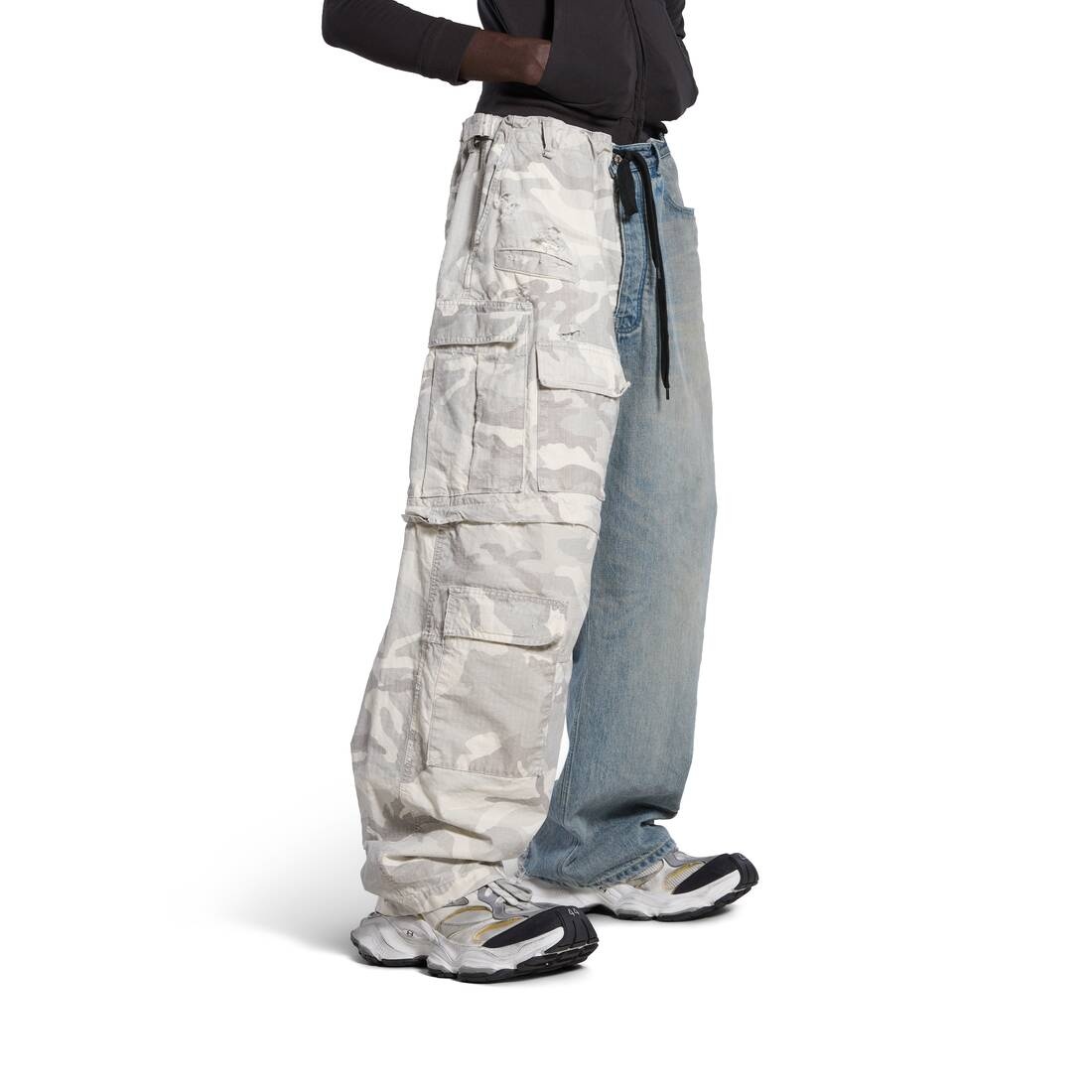 Grayscale Camo Hybrid Baggy Pants in Light Blue - 5