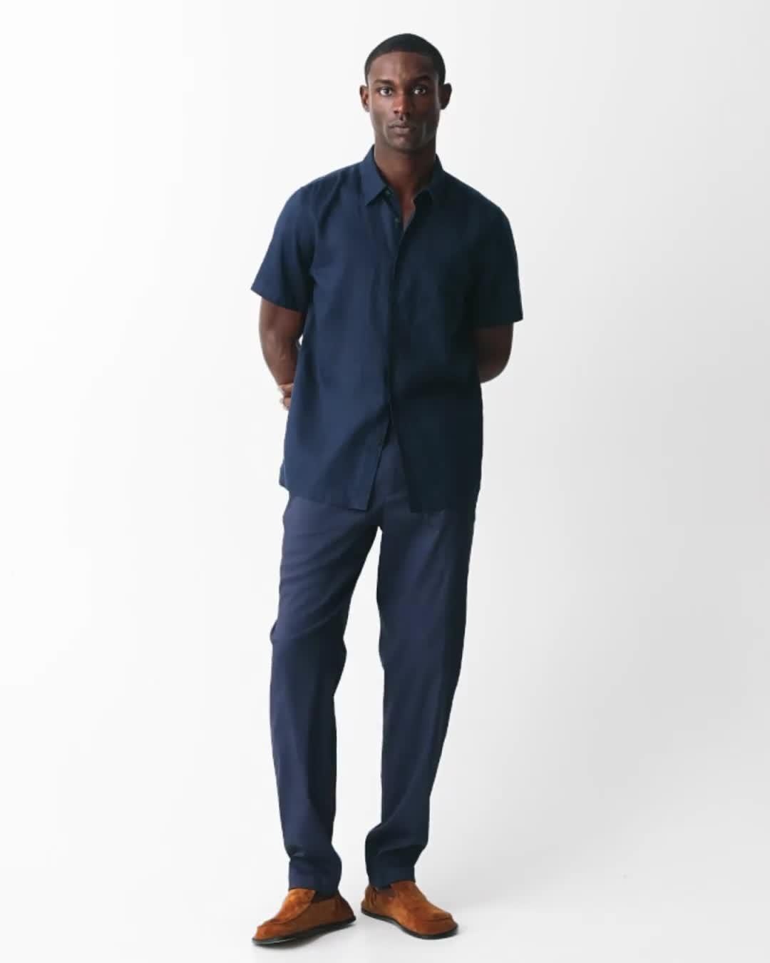 Irving Short-Sleeve Shirt in Relaxed Linen - 7