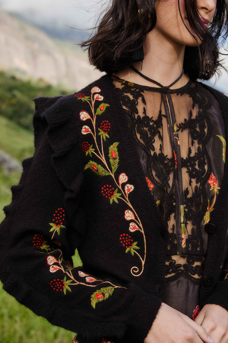 Black Berry Embroidery Knit Cardigan 3