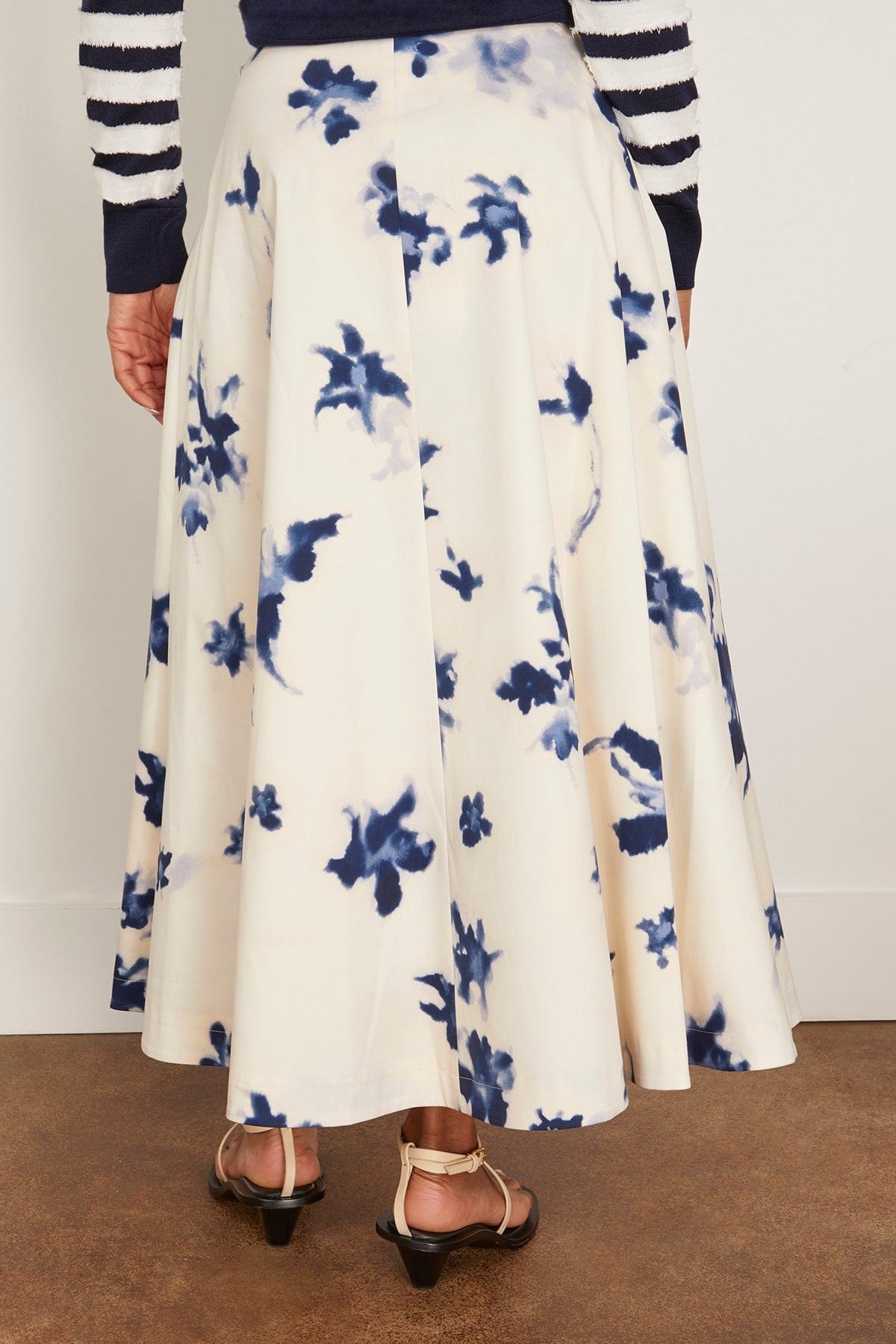 Varda Skirt in Berry Blue Flowers - 4