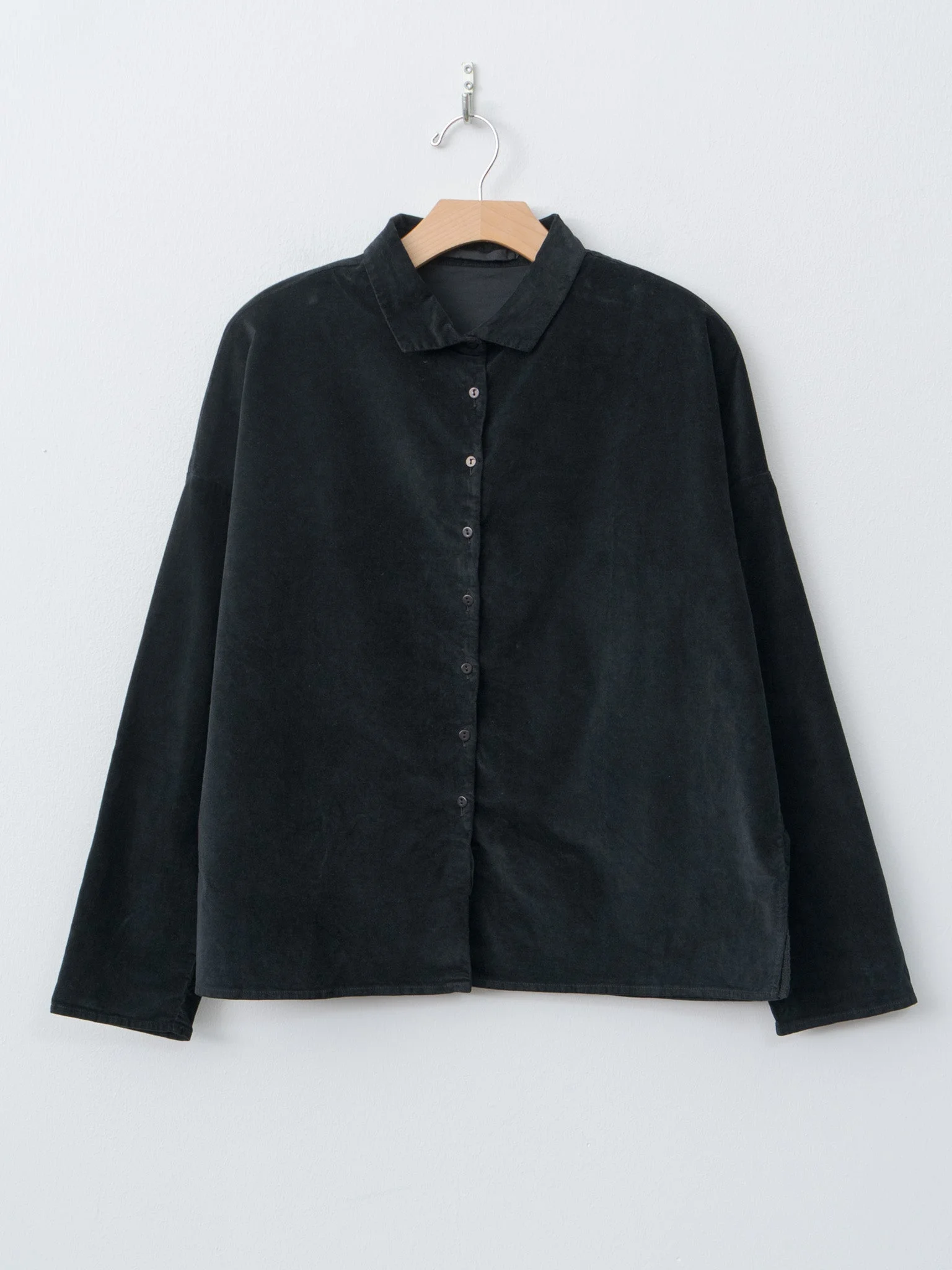 Short Collar Shirt V - Black - 1