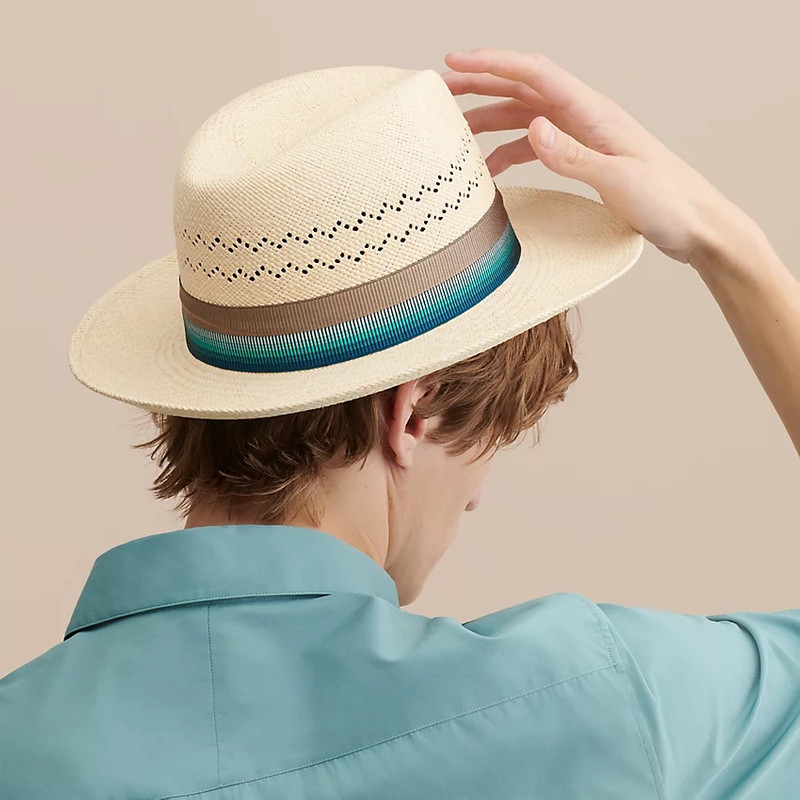 Hermès Esteban hat outlook