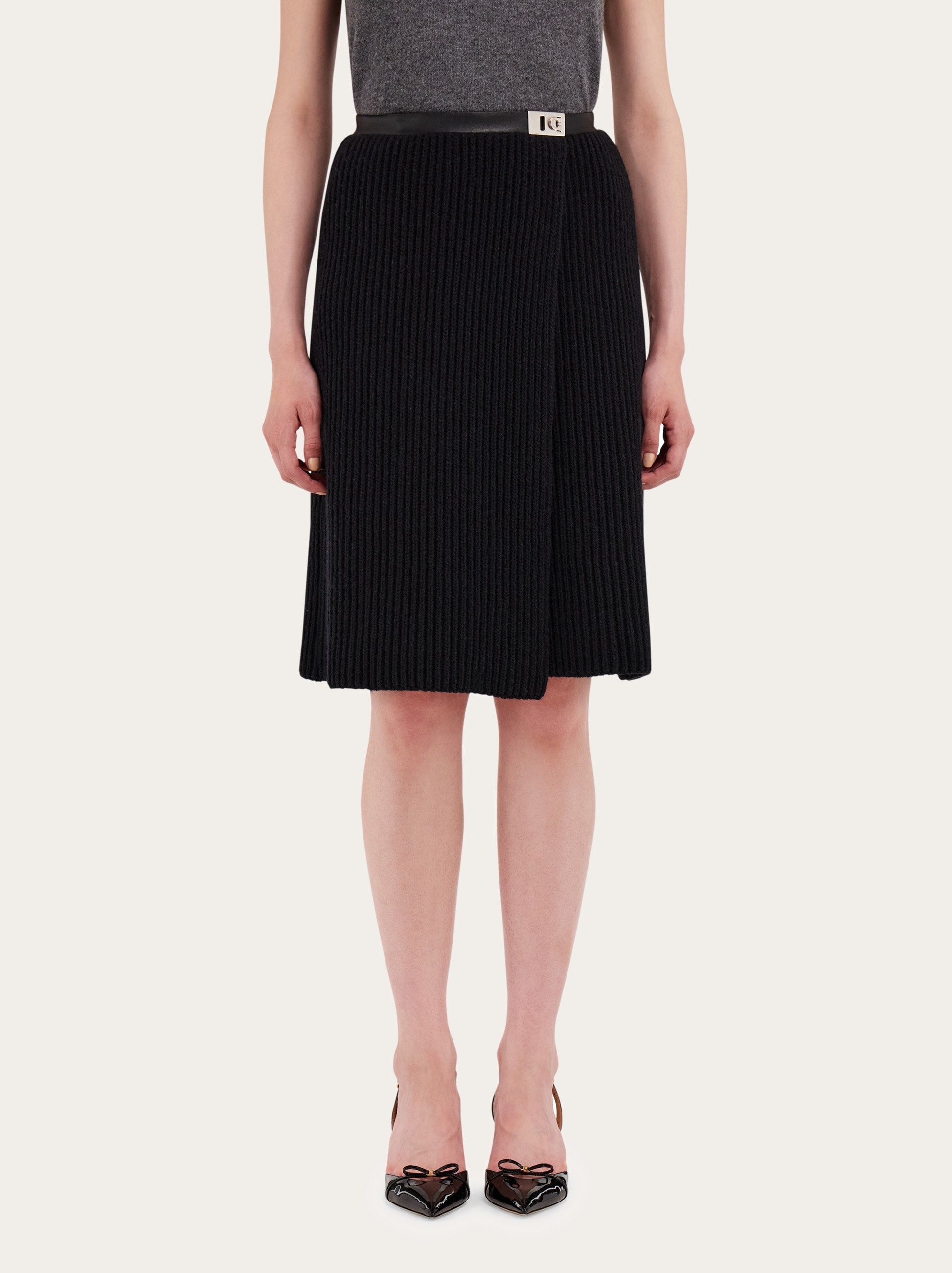 Knitted skirt with leather trim - 2