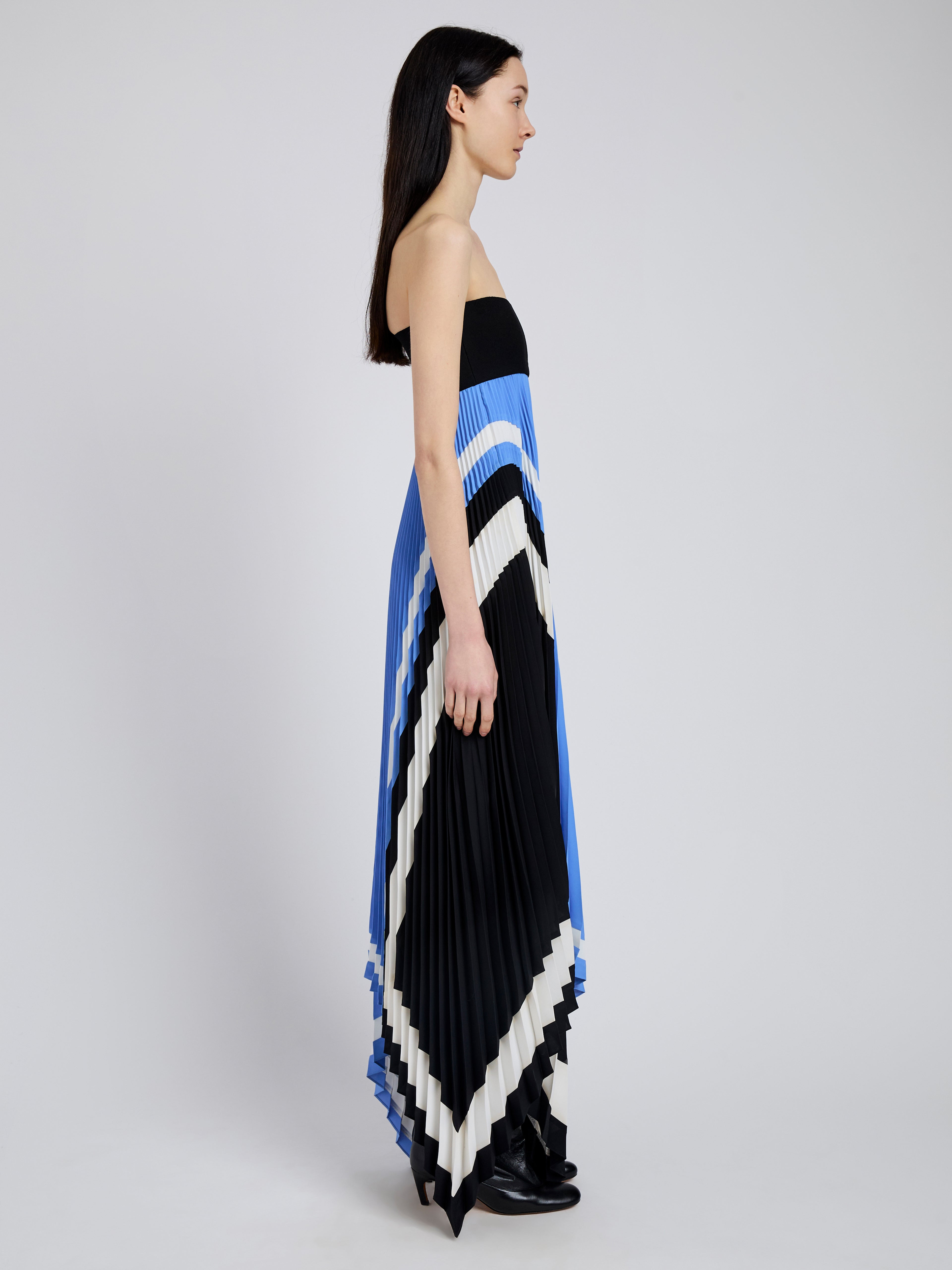 Fia Dress in Technical Crepe - 3