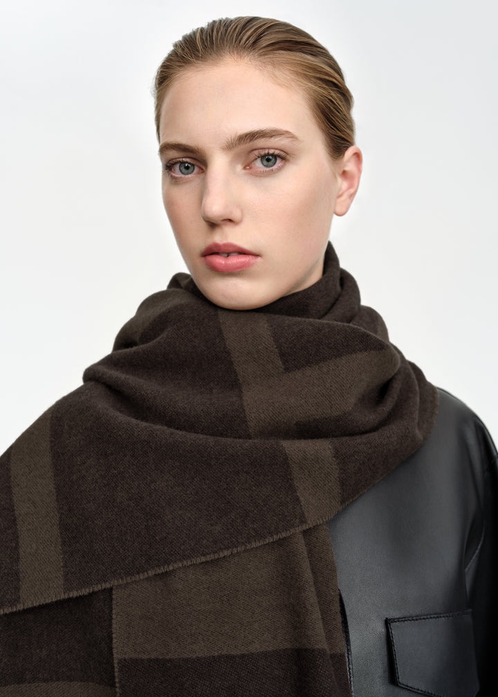 Monogram jacquard wool scarf dark brown - 4