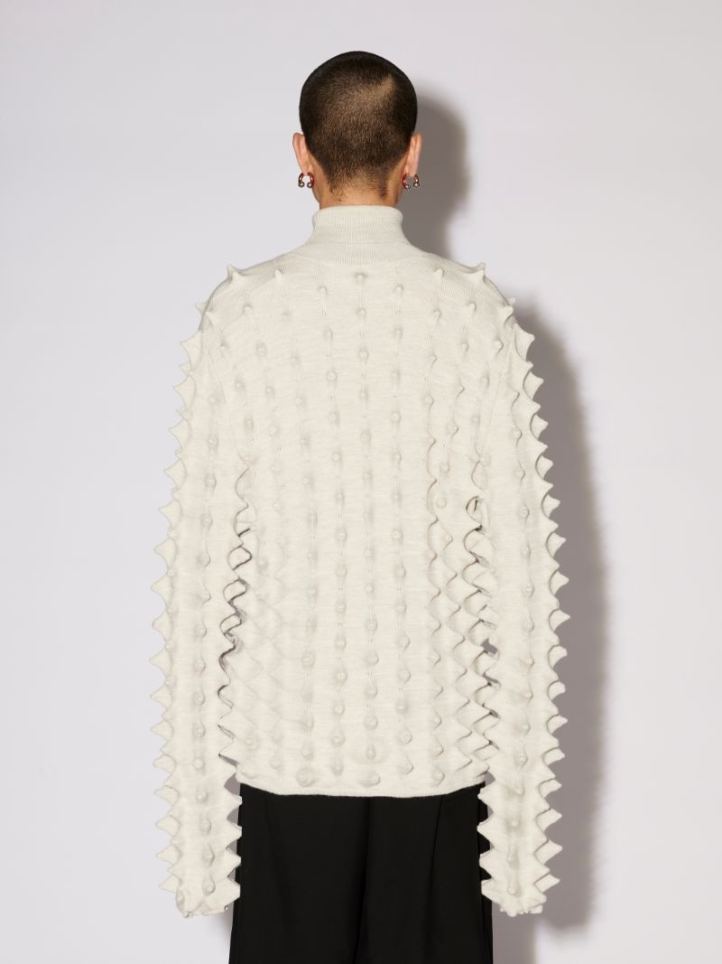 SPIKES TURTLENECK 4