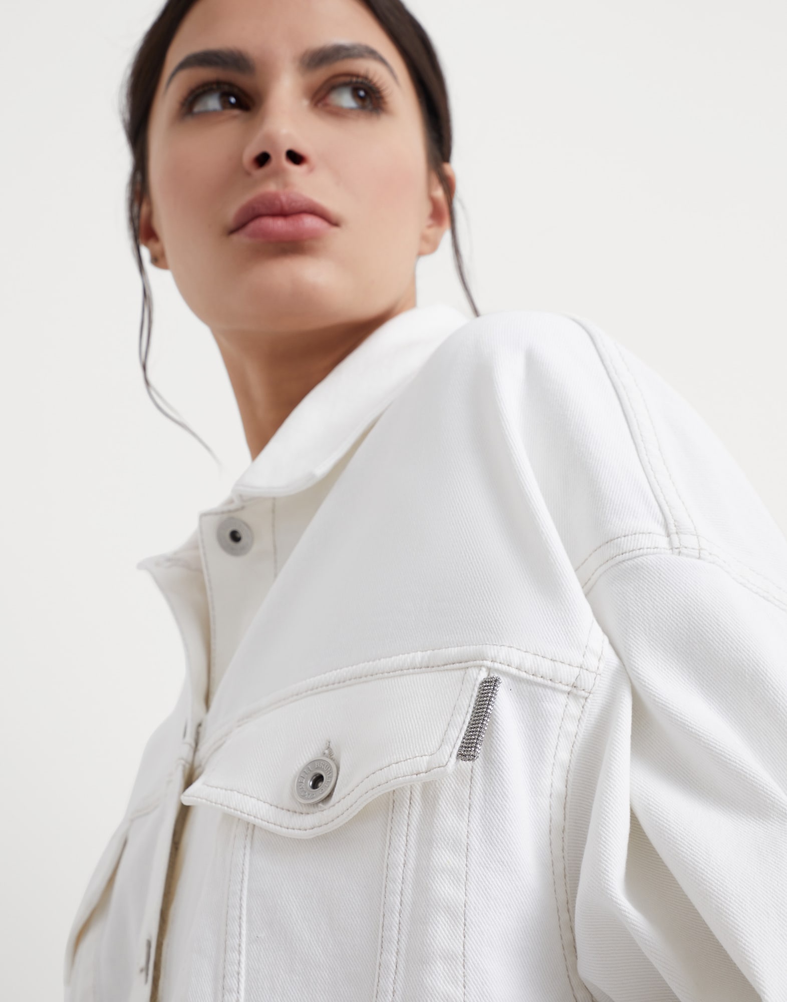 Garment-dyed comfort denim four-pocket jacket with shiny tab - 3