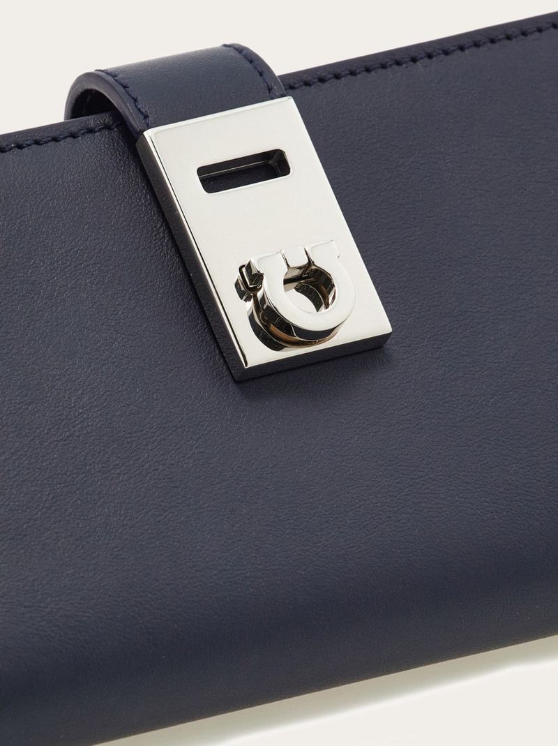 Hug Continental Wallet 5