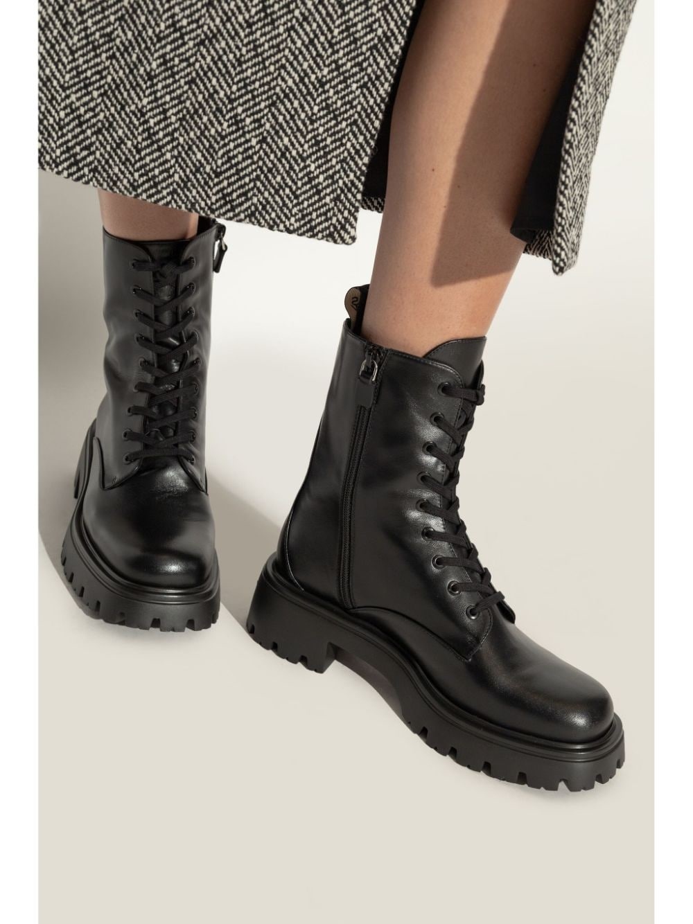 lace-up leather boots - 2