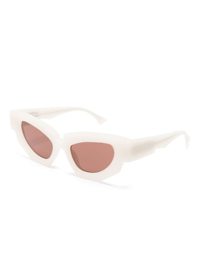 Kuboraum butterfly-frame tinted-lenses sunglasses outlook