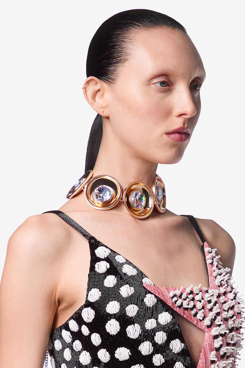 MEDALLION CRYSTAL CHOKER 3