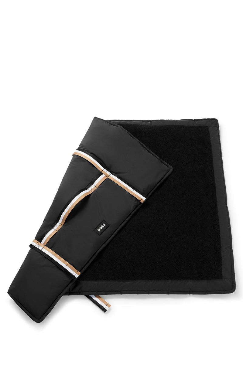 PORTABLE DOG MAT WITH SHERPA LINING 1