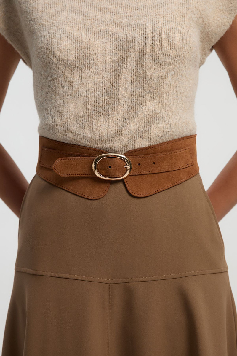 Wide Buckle Detail Suede Belt 1