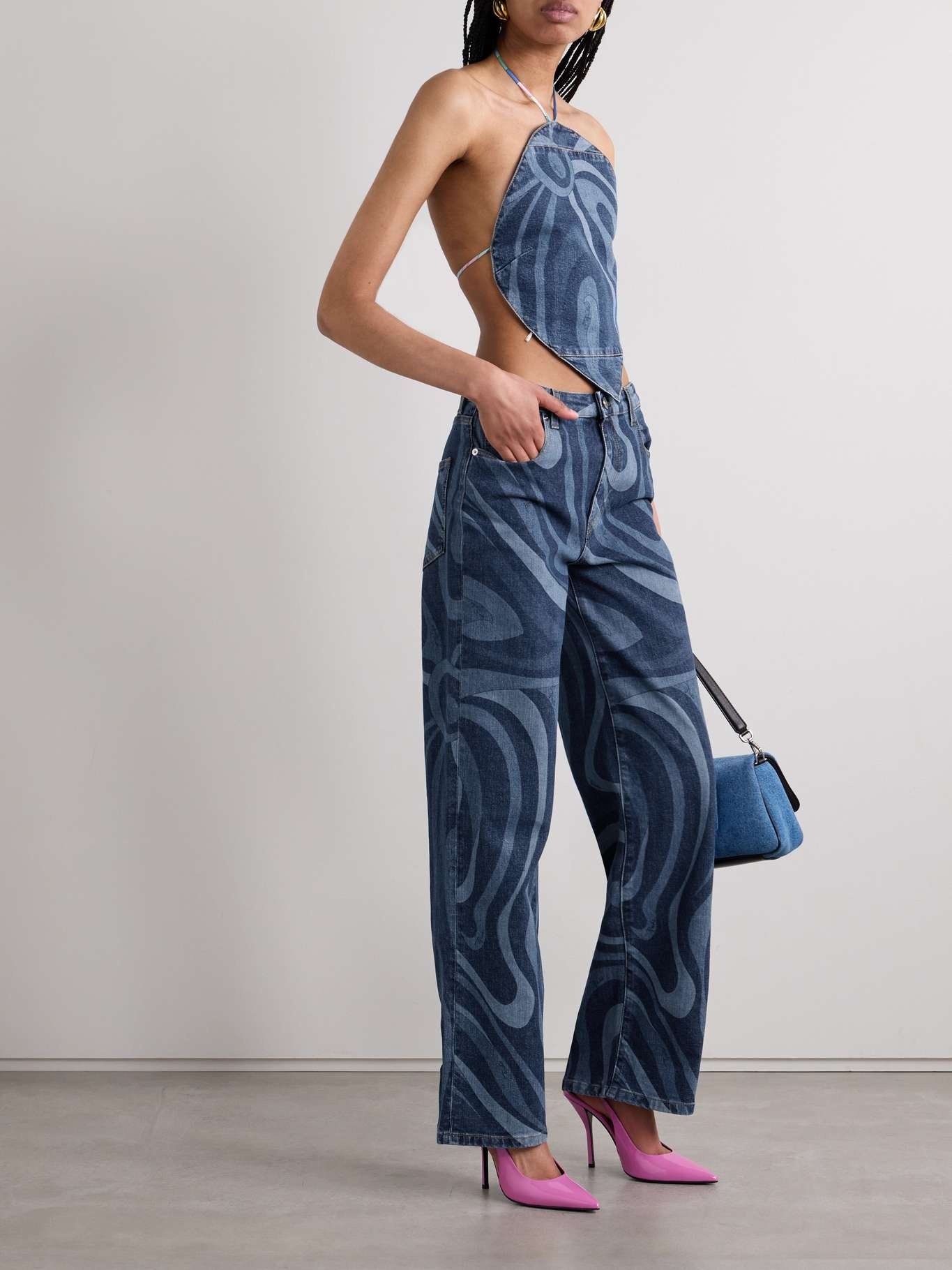 Cropped printed denim halterneck top - 2