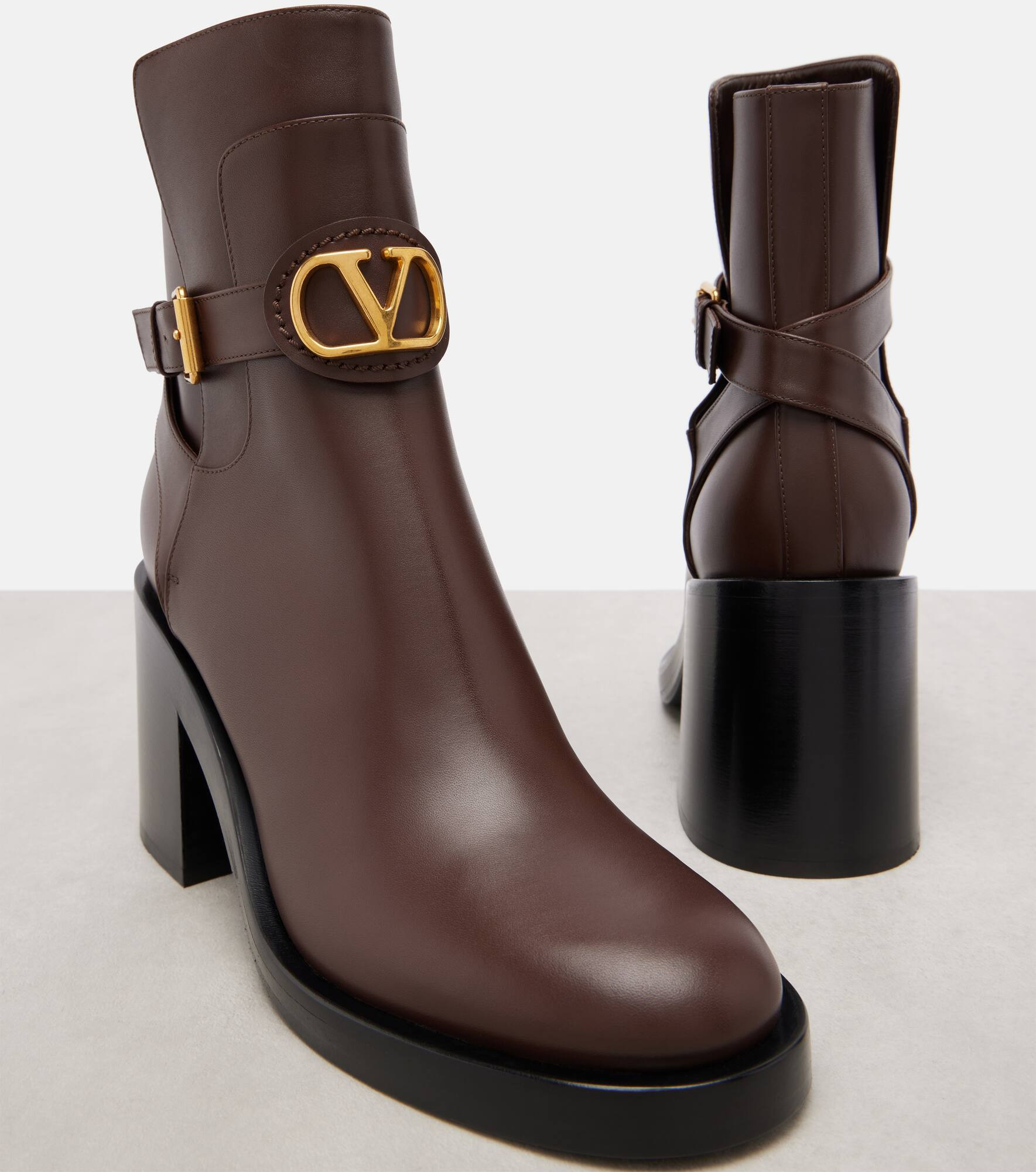 VLogo 70 leather ankle boots - 5
