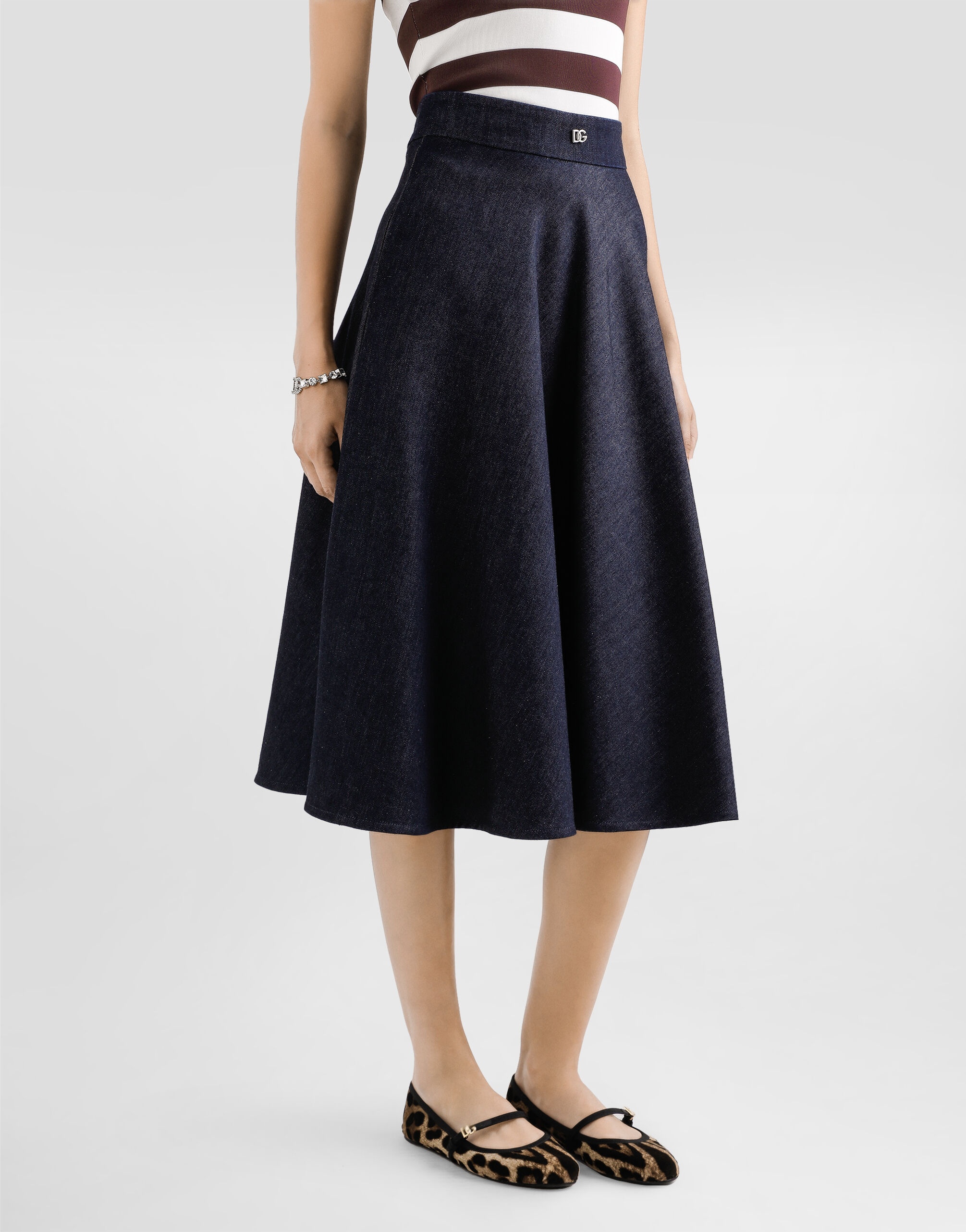 Denim calf-length circle skirt with DG logo pin - 4