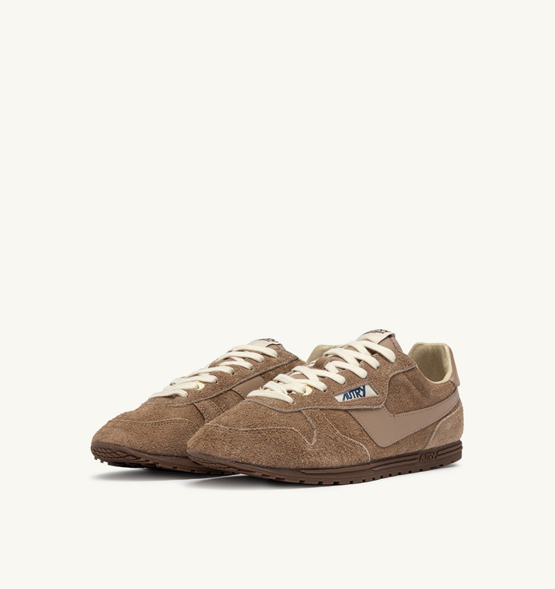 AUTRY WINDSPIN SNEAKERS IN PEANUT SUEDE AND LEATHER outlook