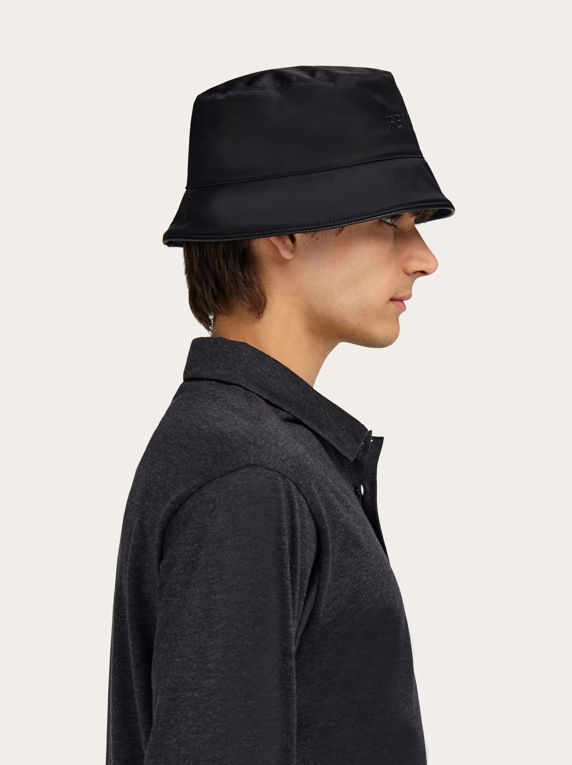 Bucket hat with embroidered logo - 6