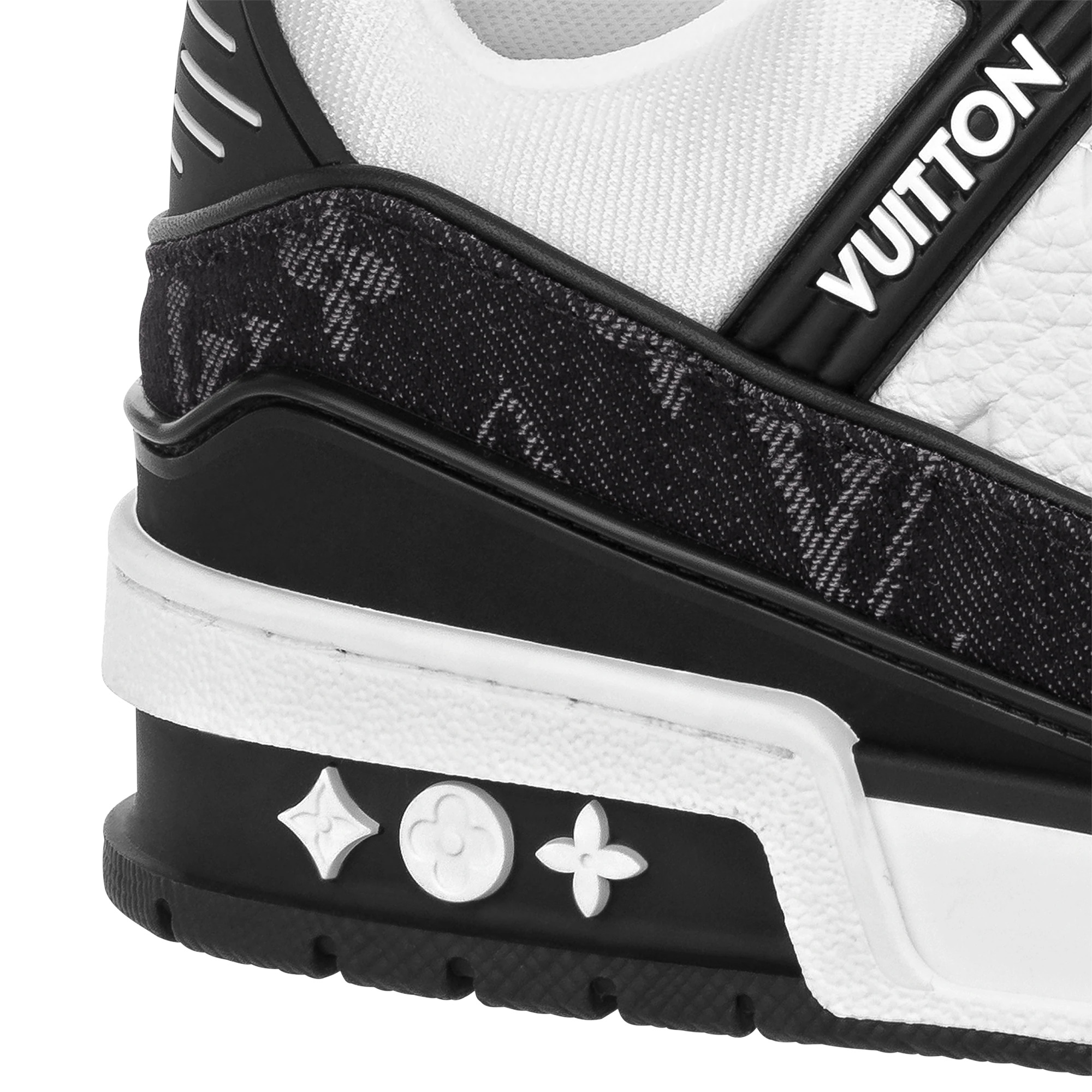 ★ Louis Vuitton ★ LV Trainer Sneaker Monogram Denim Black LOUIS VUITTON LV TRAINER SNEAKER MONOGRAM DENIM WHITE BLACK