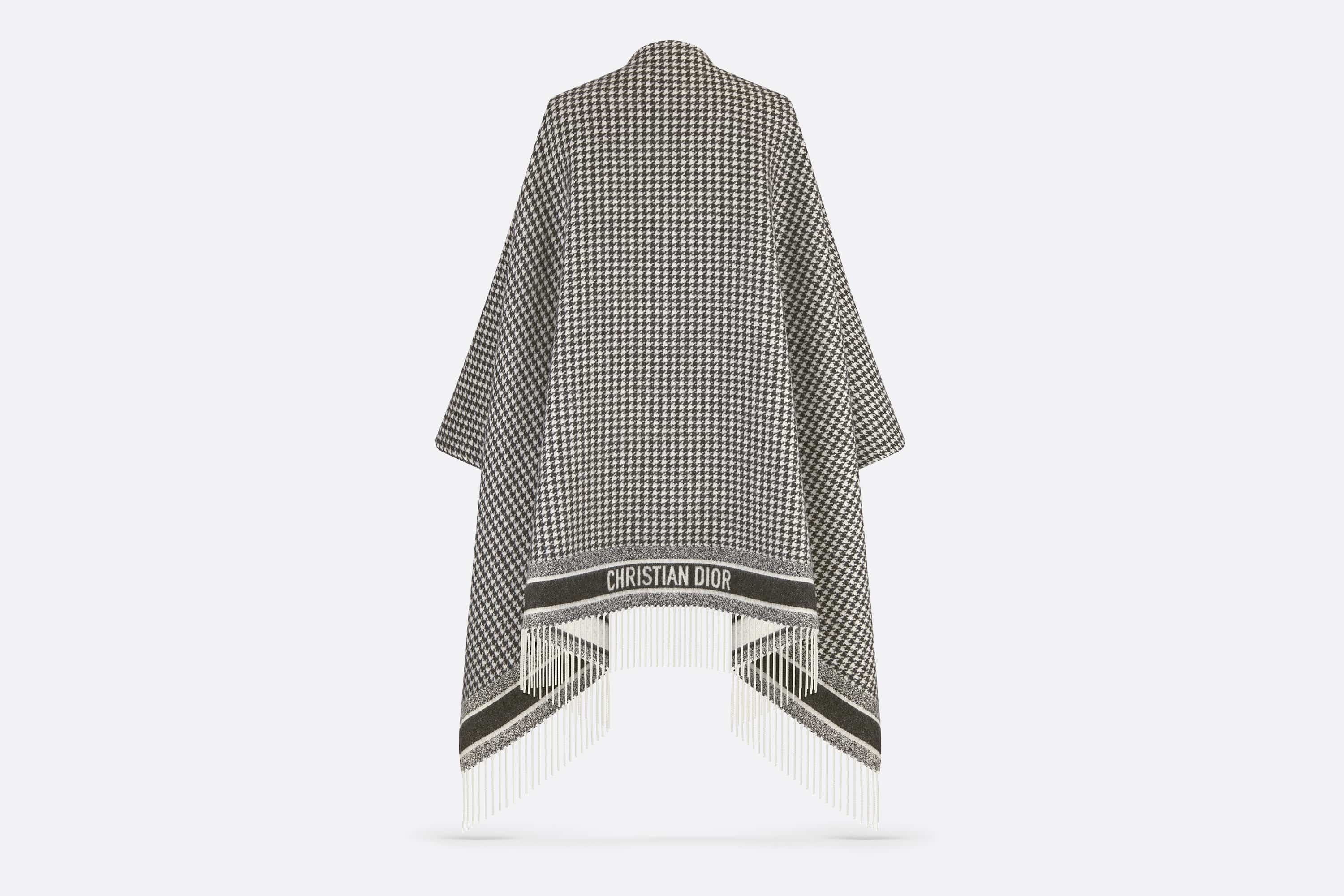 30 Montaigne Poncho - 2