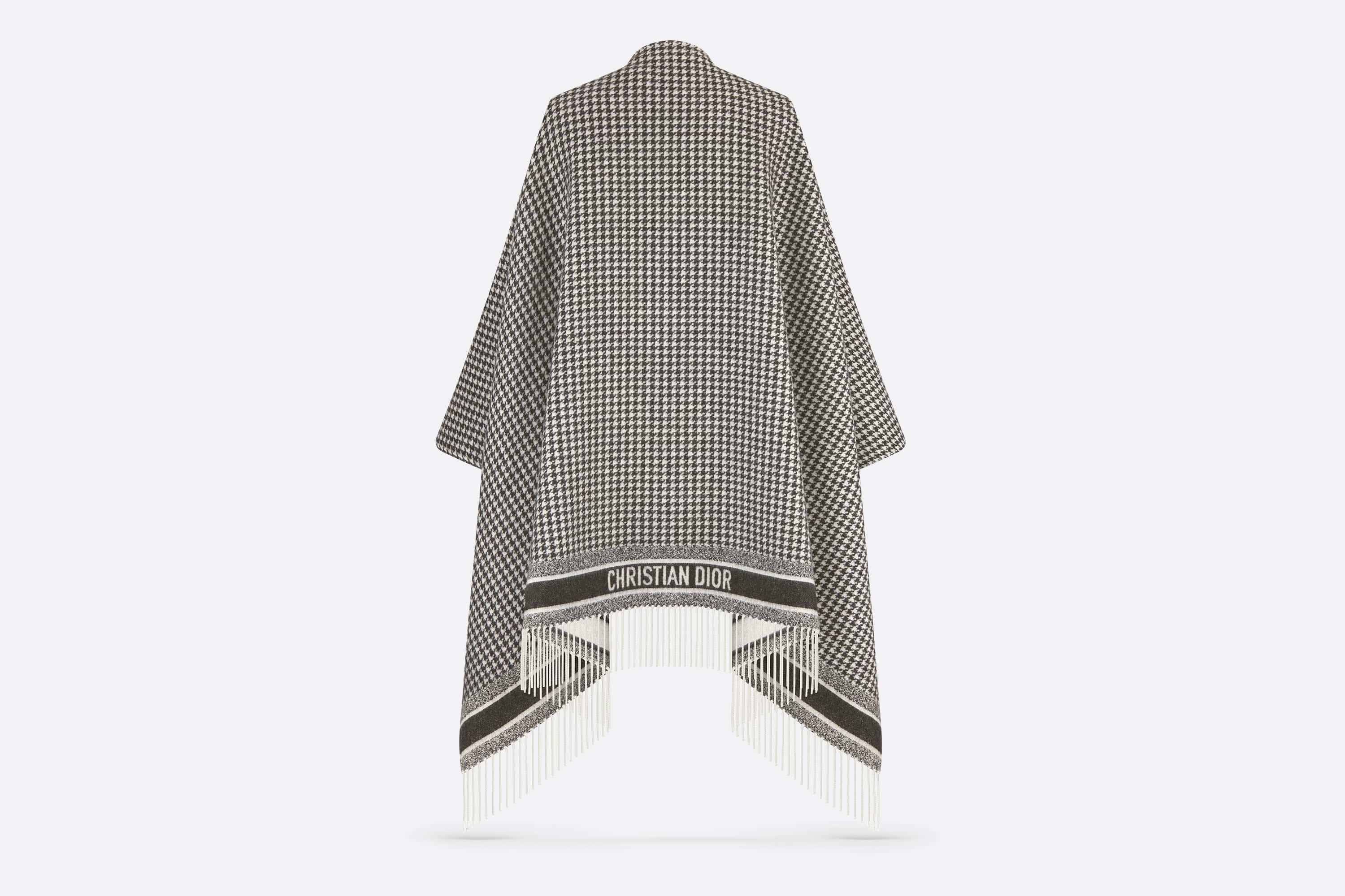 30 Montaigne Poncho - 2