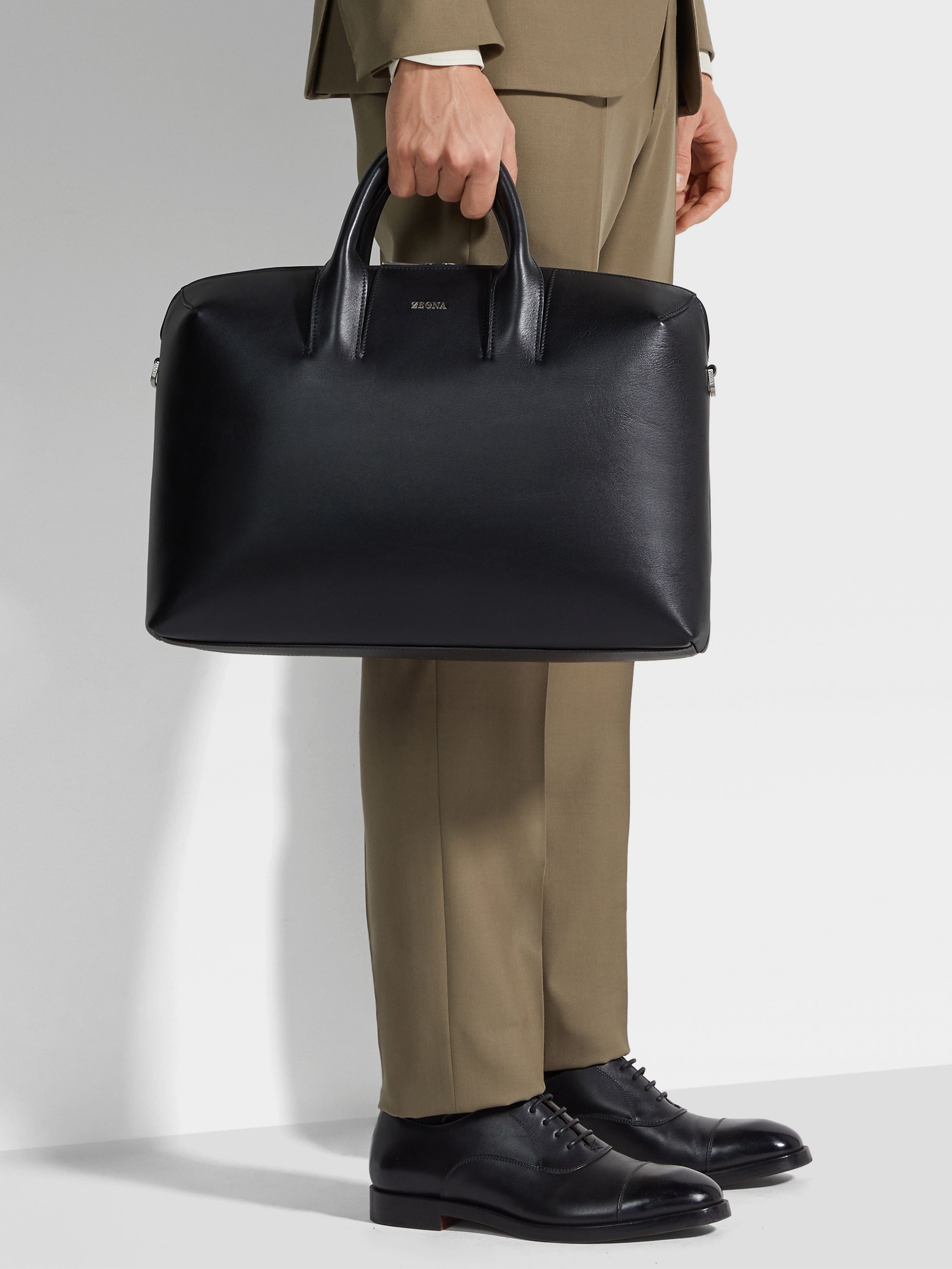 BLACK LEATHER BUSINESS BAG - 2