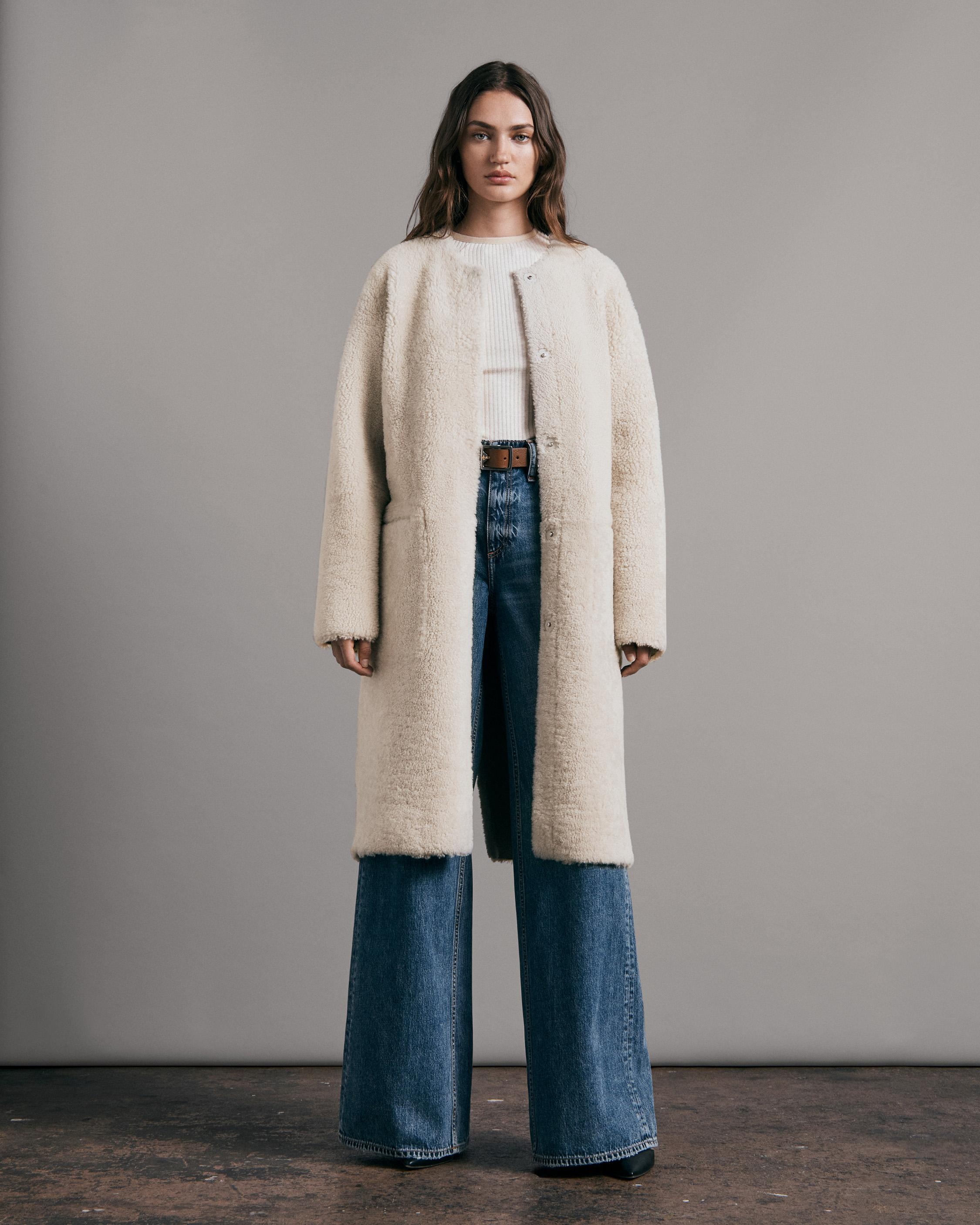 Tula Shearling Coat
Relaxed Fit Coat - 2