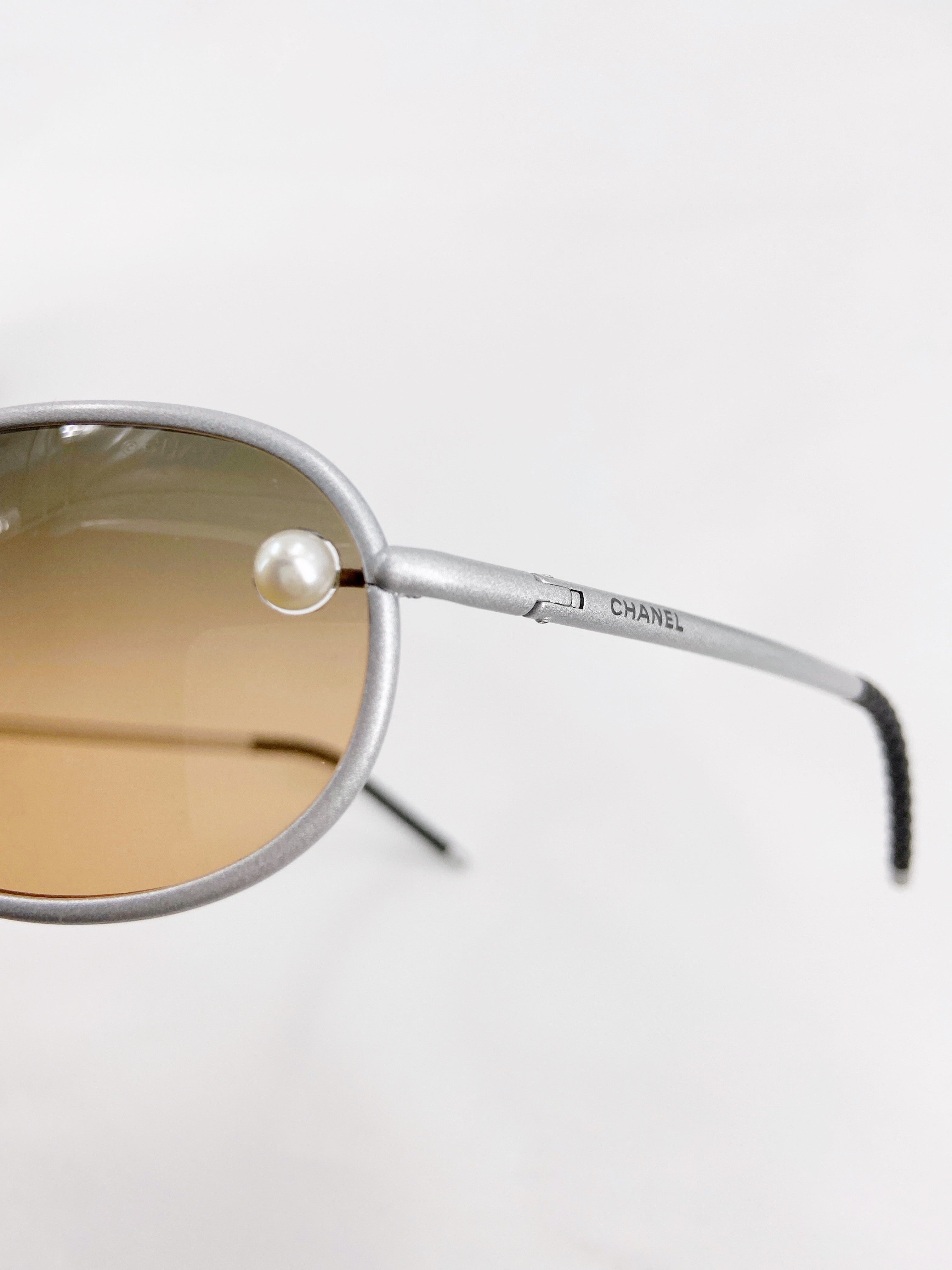Chanel 00s Karl Lagerfeld Retro Pearl Sunglasses - 4