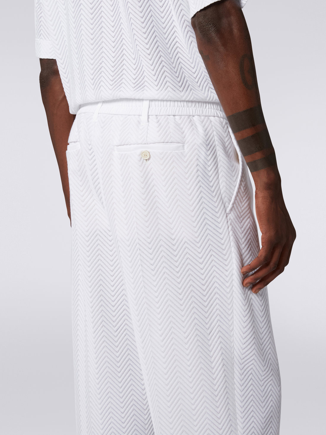 Classic plain cotton and viscose chevron trousers - 5