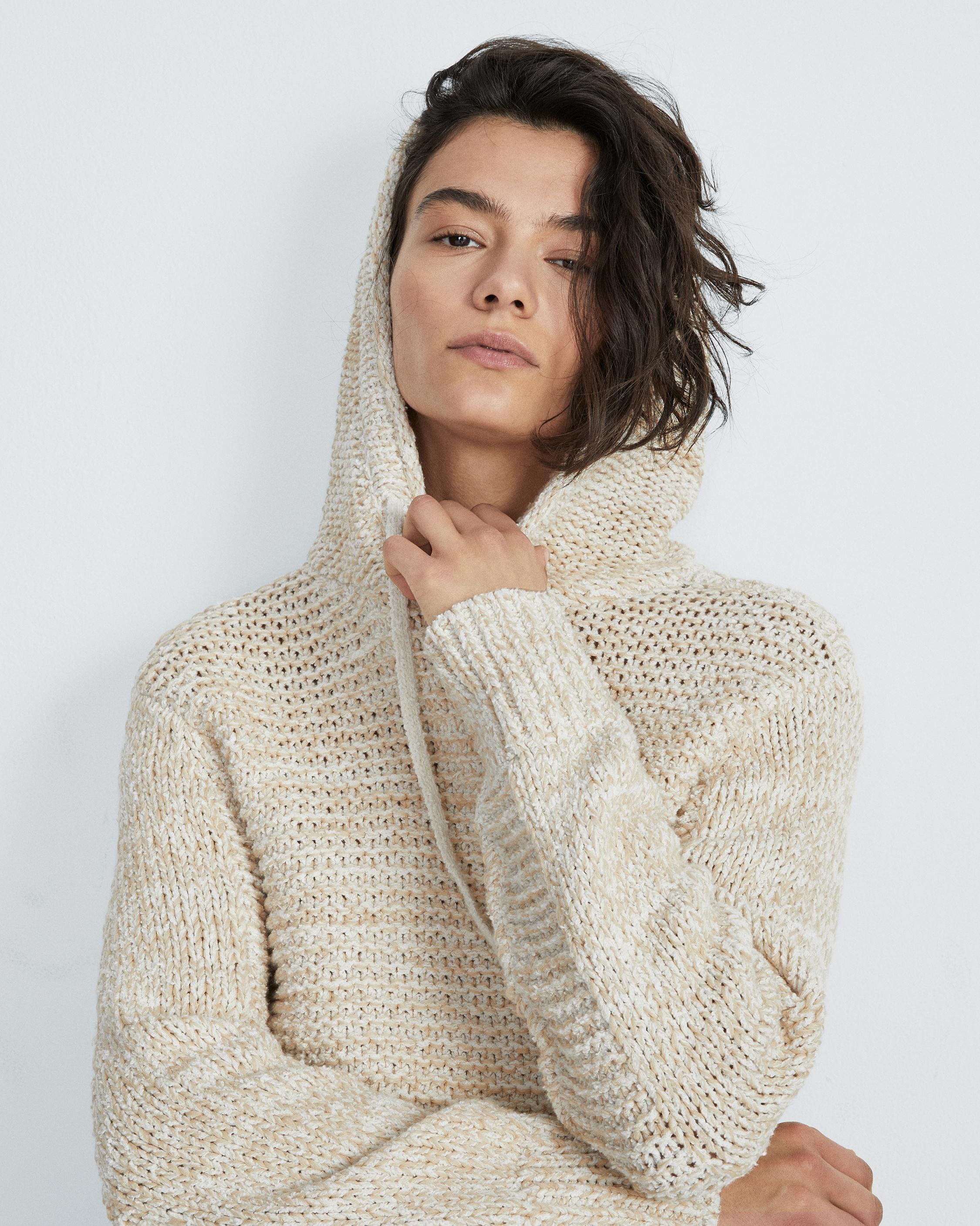 Jackie Linen Hoodie
Oversized Fit Sweater - 2